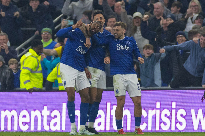 Tiền đạo Beto lập cú đúp, trong khi Iliman Ndiaye ghi bàn thắng tuyệt đẹp vào góc cao khung thành, ấn định chiến thắng 3-0 cho Everton. 2.png