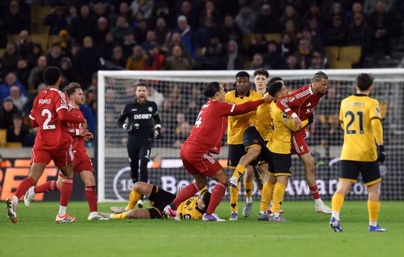 Liverpool có thể bị đá văng khỏi tốp 5 nếu Chelsea thắng ở vòng đấu này. liverpool-7.jpg