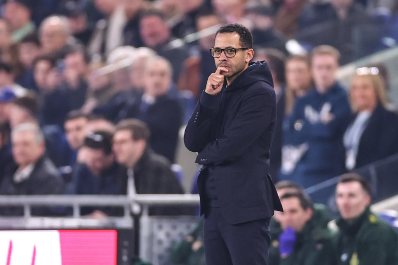 Đây đã là trận thua thứ 4 liên tiếp của đoàn quân dưới trướng HLV Liam Rosenior. Nhiều cổ động viên tức giận đòi sa thải nhà cầm quân sinh năm 1984. 3.png