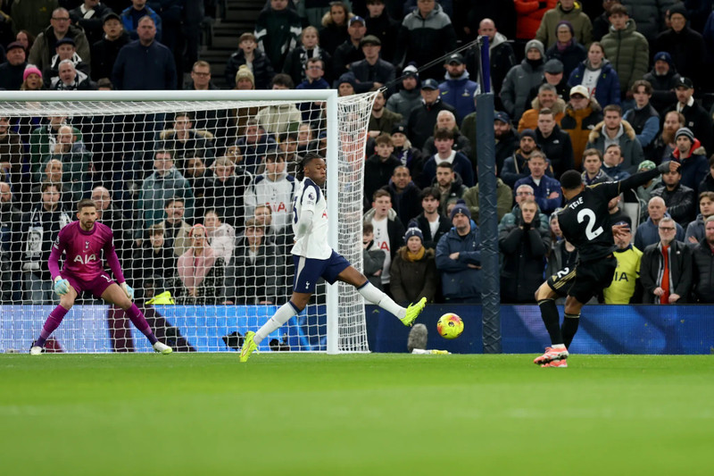 “Gà trống” trước đó để Kenny Tete mở tỷ số cho Fulham ở ngay phút thứ 4. Tottenham chỉ gỡ được 1 bàn nhờ công của Mohamed Kudus ở phút 59. tottenham-5.jpg