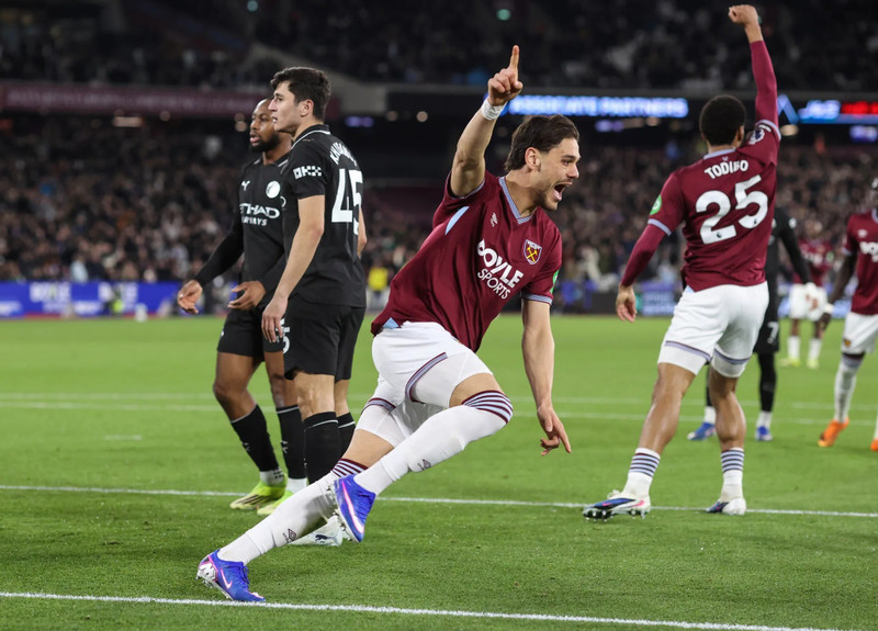 Đây là bàn thắng vô cùng quan trọng đối với cuộc chiến trụ hạng của West Ham và cũng là cú sút duy nhất của họ trong trận đấu. man-city-3.jpg