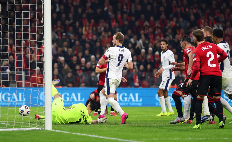 Thủ quân ‘Tam Sư’ mở tỷ số ở phút 74, qua đó cân bằng thành tích ghi 77 bàn cho đội tuyển quốc gia của ‘Vua bóng đá’ Pele cho tuyển Brazil. anh-2.jpg