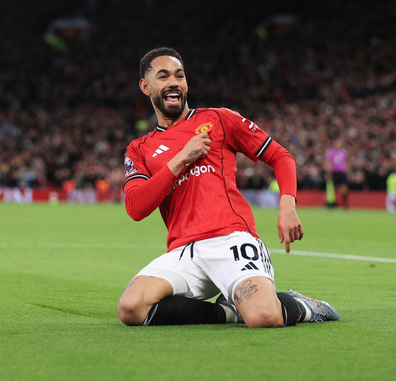 Đây là bàn thắng đầu tiên của ngôi sao người Brazil cho ‘Quỷ đỏ’. man-utd-2.jpg