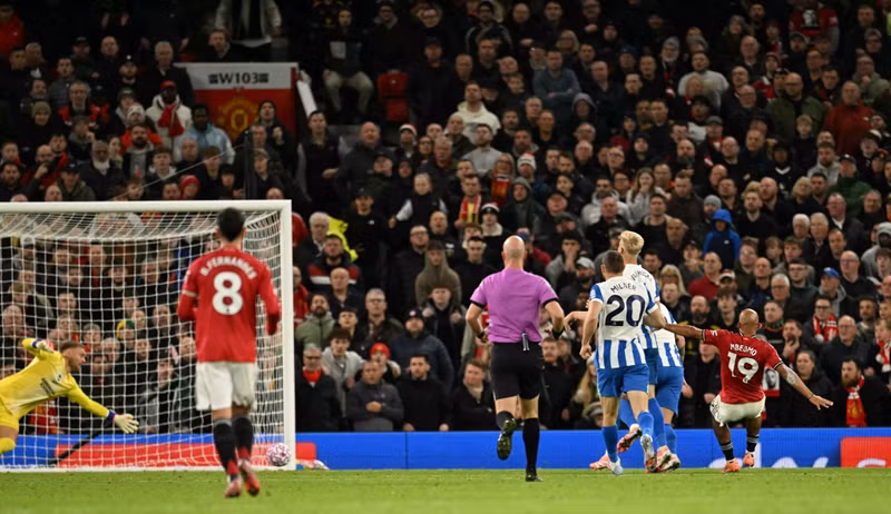 Tân binh đắt giá khác là Bryan Mbeumo cũng lên tiếng với bàn nâng tỷ số lên 3-0 ở phút 61. man-utd-4.jpg