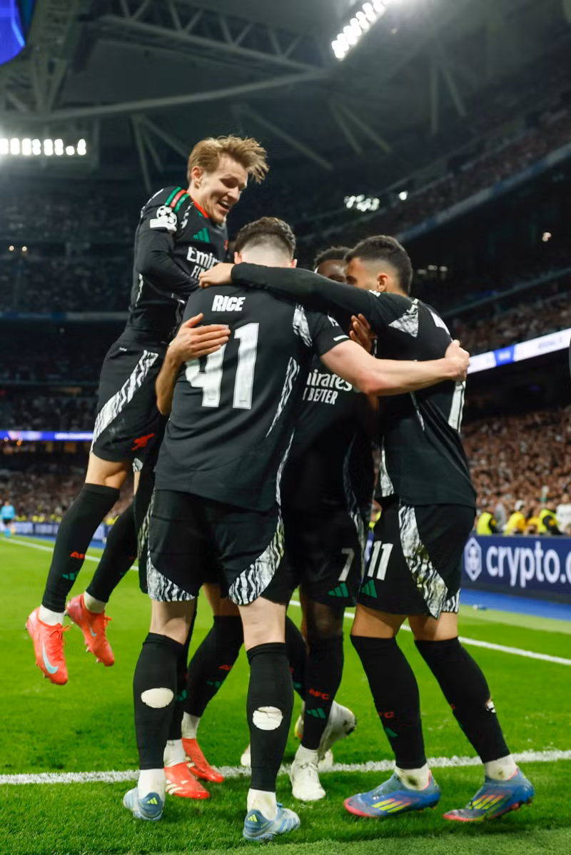 Trận lượt về diễn ra với vô số điểm nhất – trong đó có 2 quyết định từ VAR đều có lợi cho đội khách Arsenal. arsenal-02.jpg