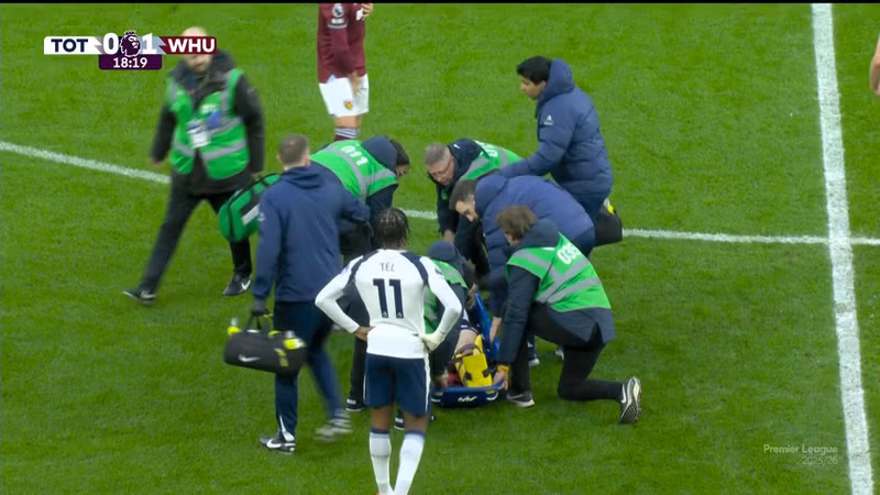Không những vậy, Tottenham còn thiệt quân khi Ben Davies dính chấn thương kinh hoàng, phải thở oxy ngay trên sân. 5.jpg