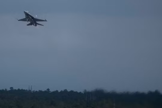 Một chiếc F-16 được cải tiến theo chương trình VENOM. 