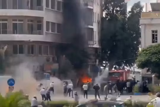 2 vụ nổ rung chuyển Damascus khi Tổng thống Pháp đang công du Syria
