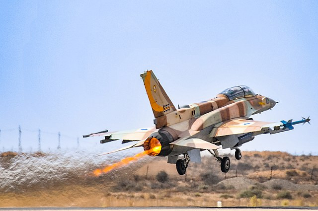 Sự cố nghiêm trọng khi tiêm kích F-16I Sufa tấn công nhầm binh sĩ Israel