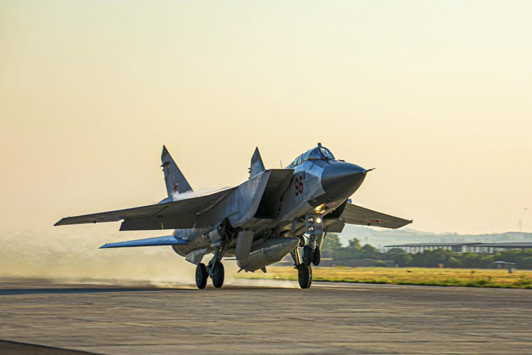 Bí mật tăng gấp đôi tiêm kích MiG-31 mang tên lửa Kinzhal?