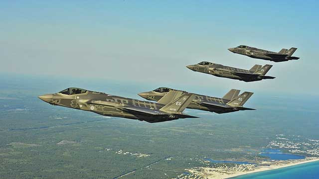 Hàng chục chiếc F-35 quay đầu đột ngột khi áp sát St. Petersburg