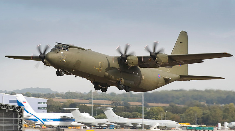 Không lực Hoàng gia Anh chia tay huyền thoại C-130 Hercules