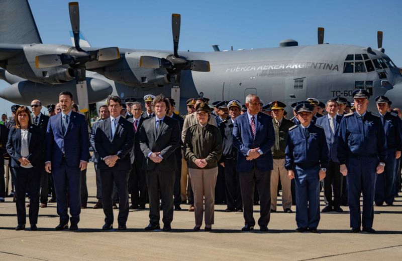 Mỹ tặng máy bay vận tải C-130H Hercules cho đồng minh thân thiết