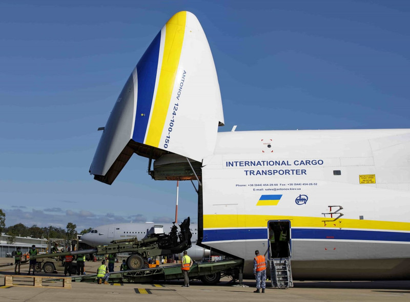 An-124 đưa Quân đội Hà Lan tới điểm nóng