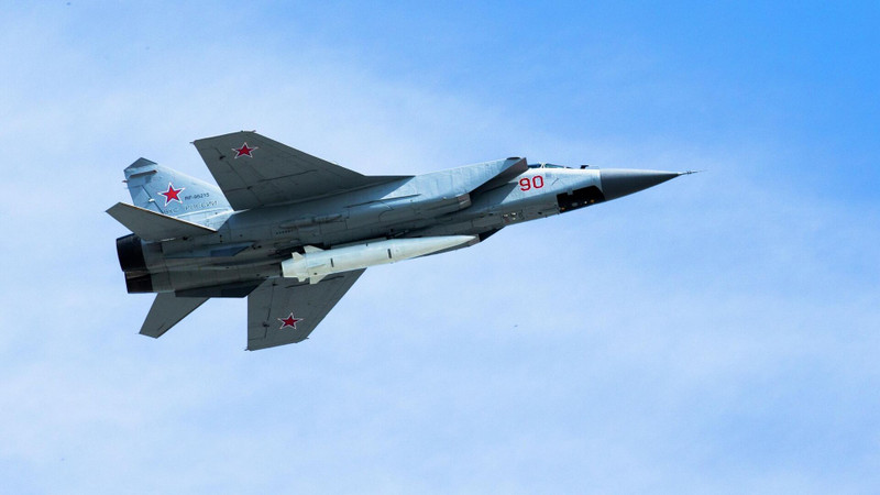 Ukraine treo thưởng lấy được tiêm kích MiG-31K mang tên lửa Kinzhal