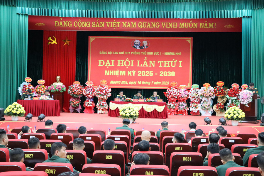 Toàn cảnh Đại hội. nguoi-linh-bien-cuong.jpg