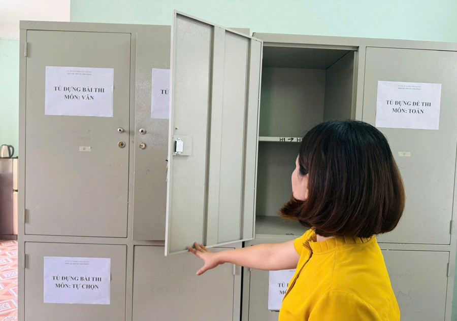 Cán bộ Đoàn thanh - Thanh tra tỉnh Lào Cai tra kiểm tra công tác chấm thi, Kỳ thi tốt nghiệp THPTnăm 2025 tại trường THPT chuyên Lào Cai. thanh-tra-gdlc-1.jpg