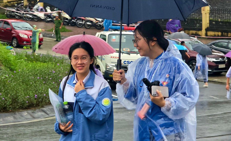 Thí sinh ở Lào Cai tự tin bước vào trường thi. lao-cai-thi-2.jpg