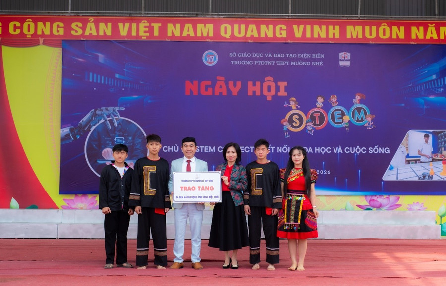 Trường PTDTNT THPT Mường Nhé tổ chức thành công ngày hội STEM lần thứ I.