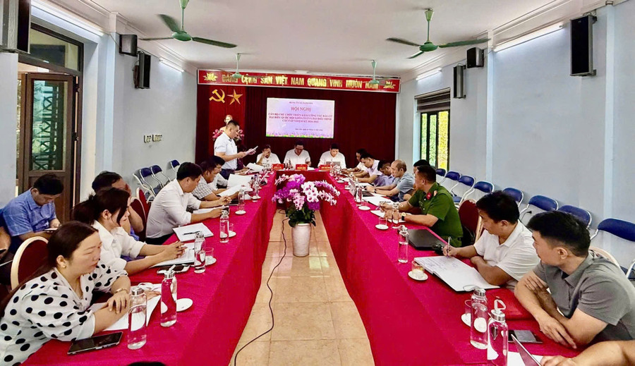 Xã Nậm Nèn thường xuyên họp bàn, nắm bắt tâm tư của cán bộ và nhân dân để kịp thời tháo gỡ.