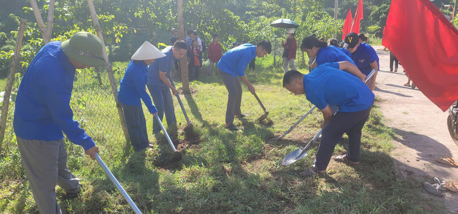 Đoàn viên thanh niên ra quân bảo vệ môi trường. sin-thau-noi-tru-1.jpg