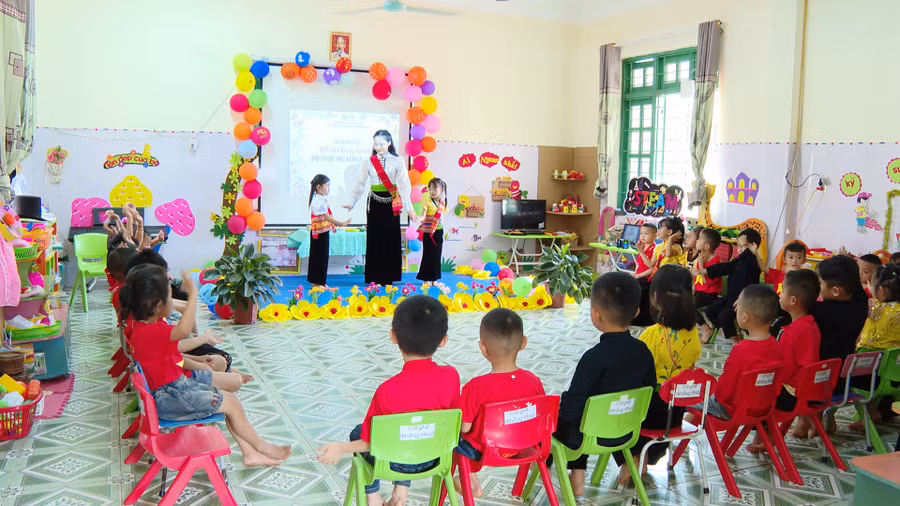 Một tiết học của cô trò trường Mầm non Chiềng Sinh.