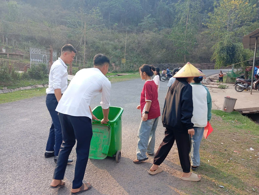 Học sinh nhà trường hưởng ứng Ngày "Chủ nhật xanh". thcs-leng-su-sin-3.jpg