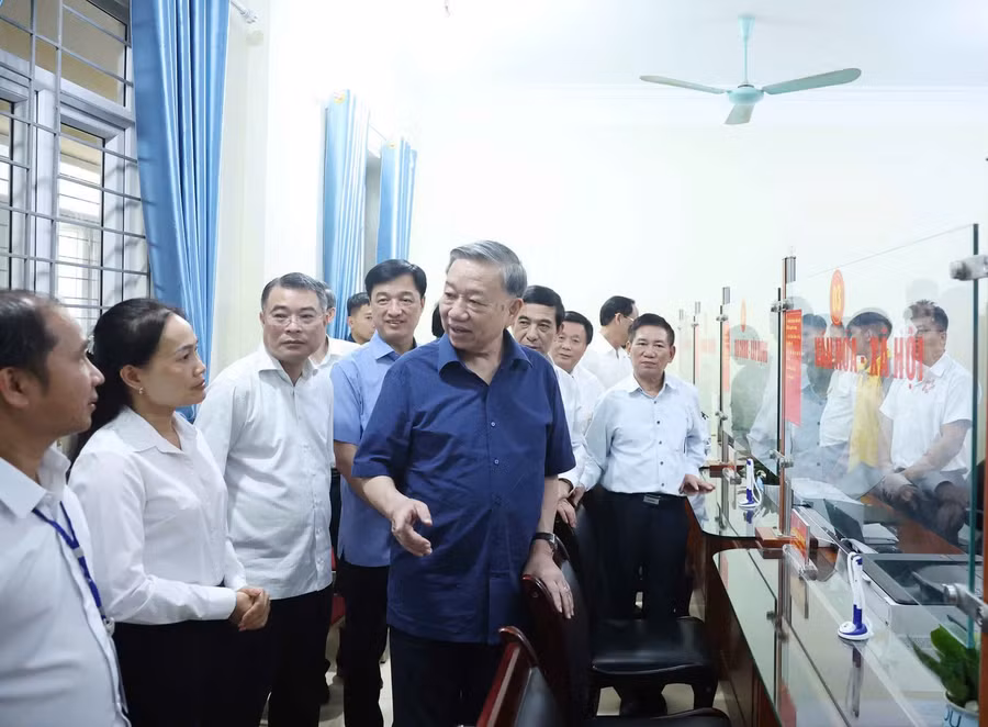 Tổng Bí thư Tô Lâm cùng đoàn công tác kiểm tra việc vận hành chính quyền tại xã Si Pa Phìn, tỉnh Điện Biên.