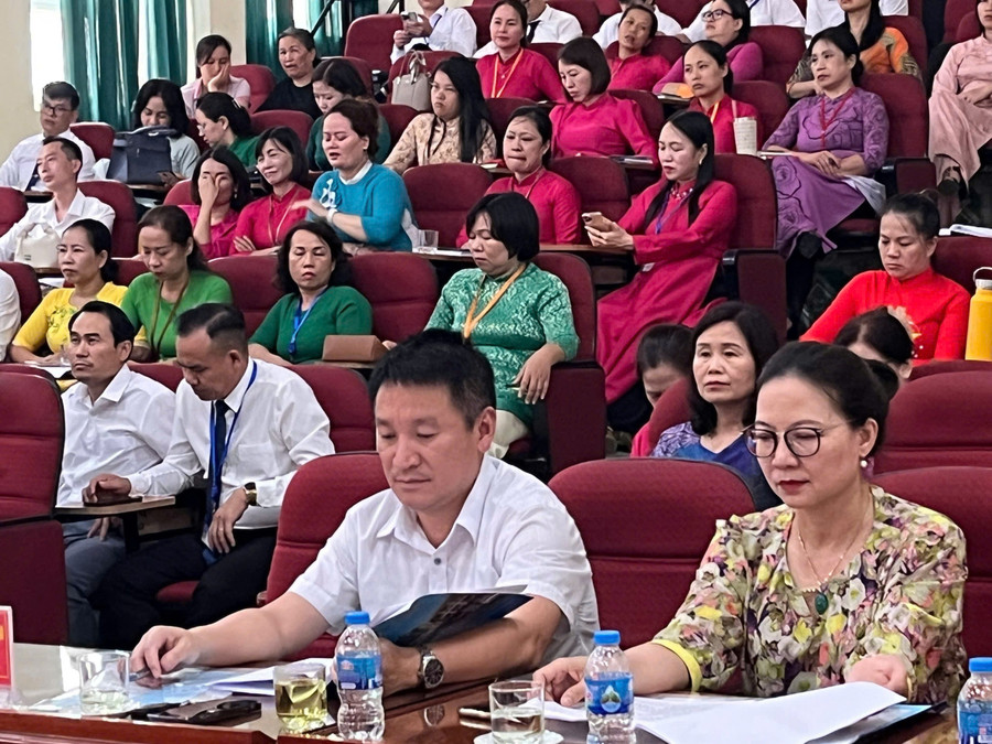 Năm học 2025-2026, Trường CĐSP Điện Biên xác định sẽ tập trung ổn định đội ngũ, giữ vững chất lượng đào tạo, đồng thời nâng cao chất lượng giảng viên thông qua bồi dưỡng, tự học, ứng dụng công nghệ và đẩy mạnh nghiên cứu khoa học. cdsp-dien-bien-4.jpg