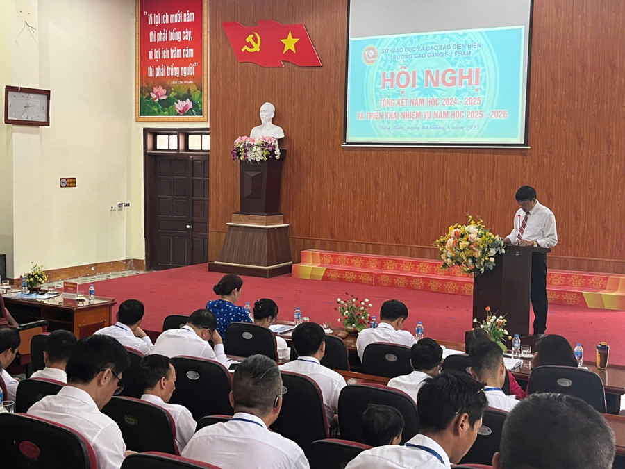 Quang cảnh hội nghị Tổng kết.