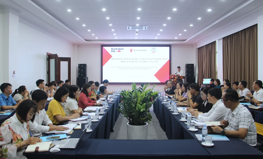 Toàn cảnh hội nghị.