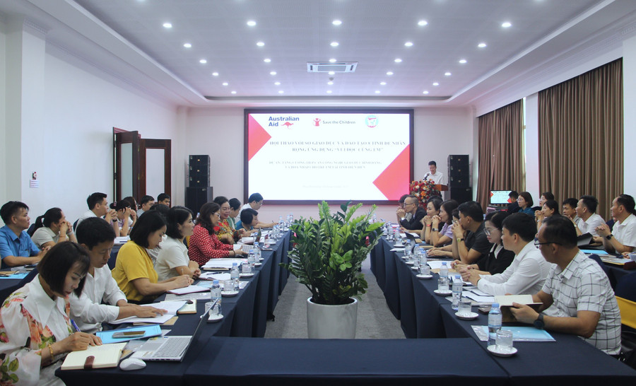 Toàn cảnh hội nghị.
