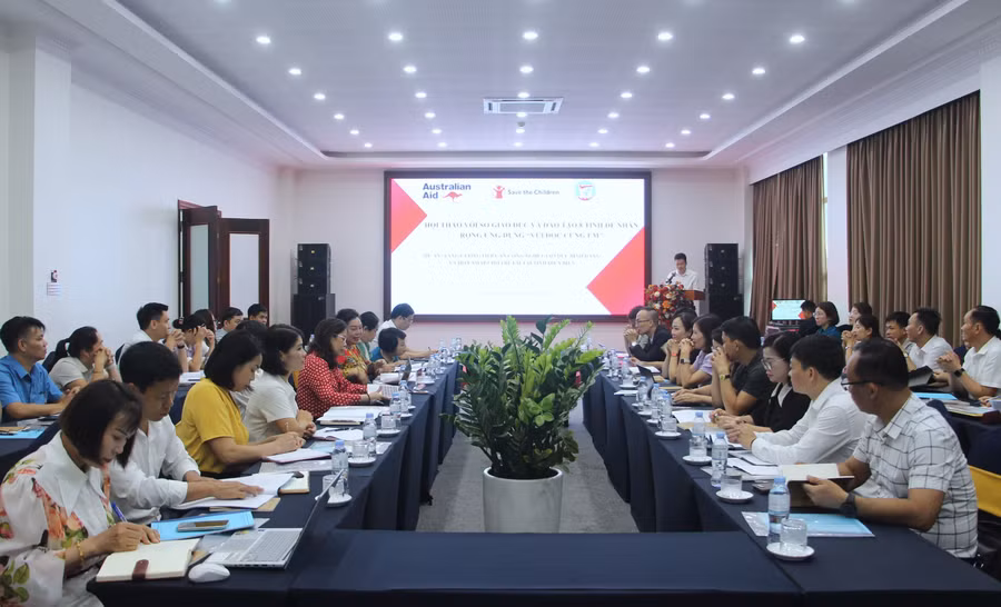 Toàn cảnh hội nghị.