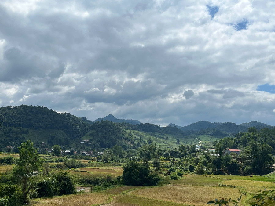 Xã Mường Nhé luôn quan tâm phát huy vai trò già làng, trưởng bản, trưởng dòng họ trong việc tuyên truyền chính sách.
