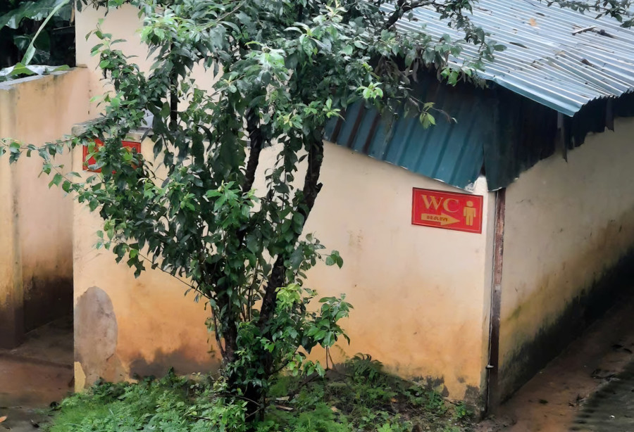 Nhà vệ sinh dành cho học sinh thiếu thốn. ta-ngai-cho-1.jpg
