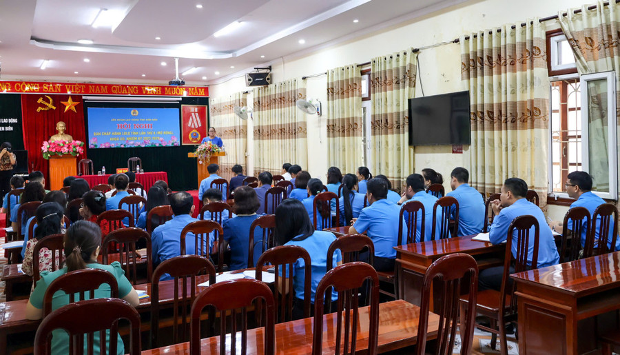 Toàn cảnh hội nghị. cong-doan-dien-bien.jpg
