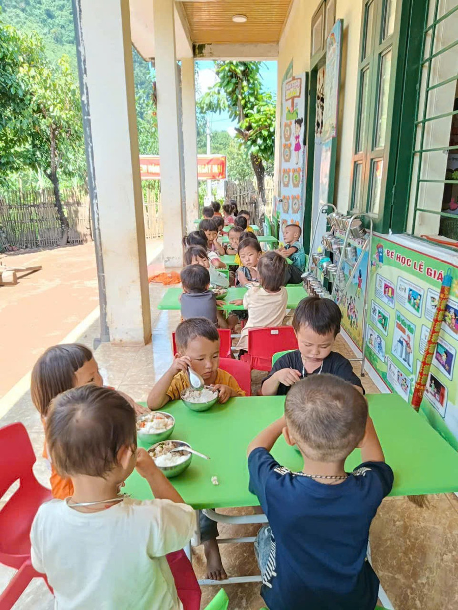 Xã Tủa Thàng duy trì chuẩn phổ cập giáo dục xóa mù chữ mức độ 2, phổ cập giáo dục tiểu học và THCS mức độ 2 xoa-mu-tua-thang.jpg
