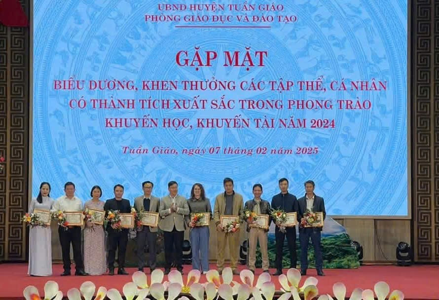 Biểu dương các tập thể, cá nhân có thành tích xuất sắc trong phong trào khuyến học, khuyến tài. giao-duc-tuan-giao.jpg