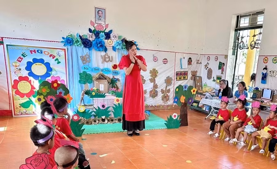 Một buổi học tại trường Mầm non Huổi Lèng.