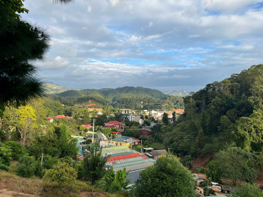 Trung tâm xã Na Son nhìn từ trên cao.