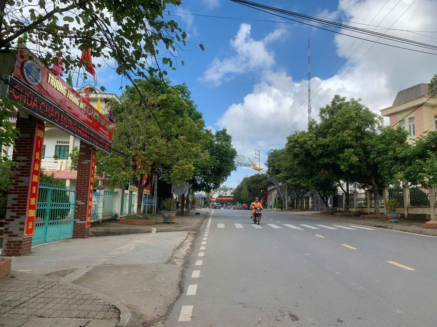 Nhờ đẩy mạnh thông tin và truyền thông, Tủa Chùa đã tạo nền tảng cho phát triển toàn diện, nơi mỗi người dân đều có cơ hội tiếp cận tri thức, dịch vụ, chính sách, công nghệ và tham gia vào các chương trình phát triển bền vững. tua-chua-3.jpg