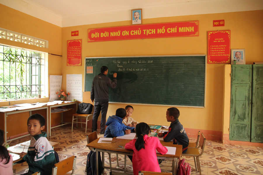 Xã Mường Lạn duy trì chuẩn phổ cập giáo dục mầm non cho trẻ 5 tuổi, phổ cập tiểu học mức độ 3, xóa mù chữ mức độ 2 và phổ cập THCS mức độ 3. xoa-mu-chu-muong-lan-1.jpg