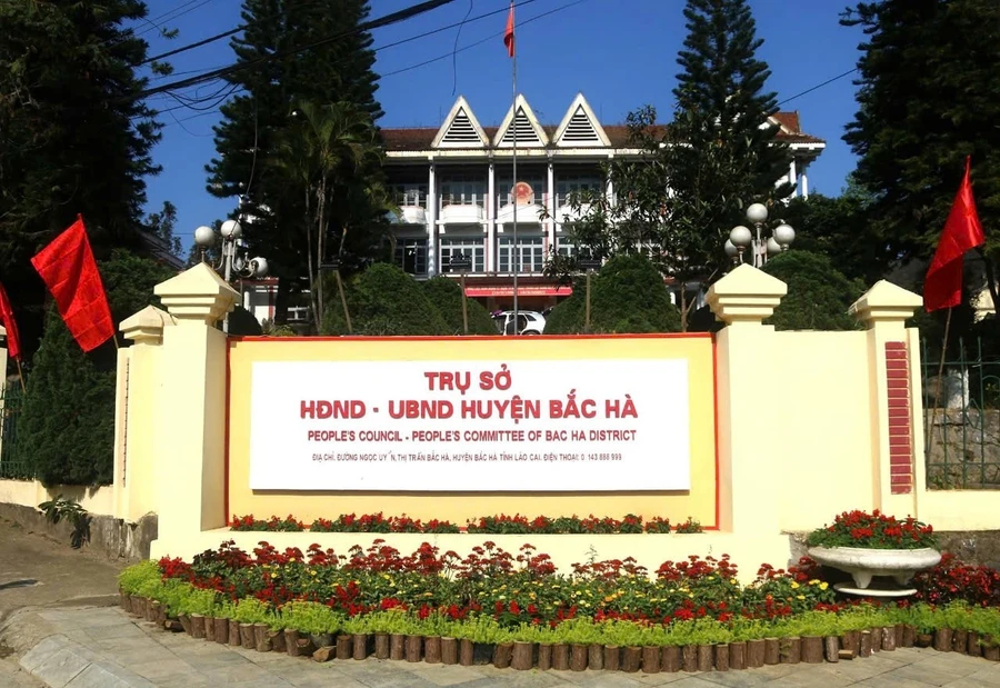 Trụ sở UBND huyện Bắc Hà.