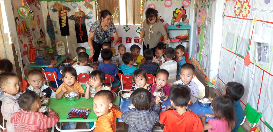 Xây dựng “lá chắn” bảo vệ cho học sinh vùng cao trong quá trình các em vươn ra thế giới rộng lớn là điều hết sức cần thiết. lua-dao.jpg