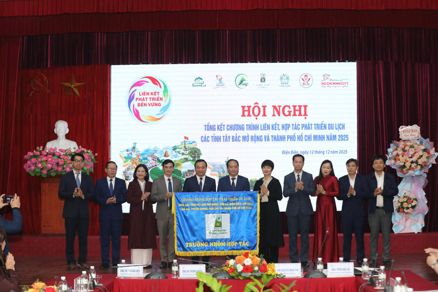 Tỉnh Điện Biên bàn giao vai trò Trưởng nhóm liên kết, hợp tác năm 2026 cho tỉnh Sơn La.