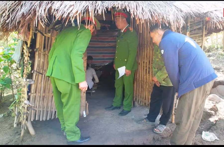 Cán bộ xuống bản không chỉ là một hoạt động mang tính hành chính, mà là mắt xích con người quan trọng trong chuỗi truyền thông giảm nghèo về thông tin ở Mường Tùng.