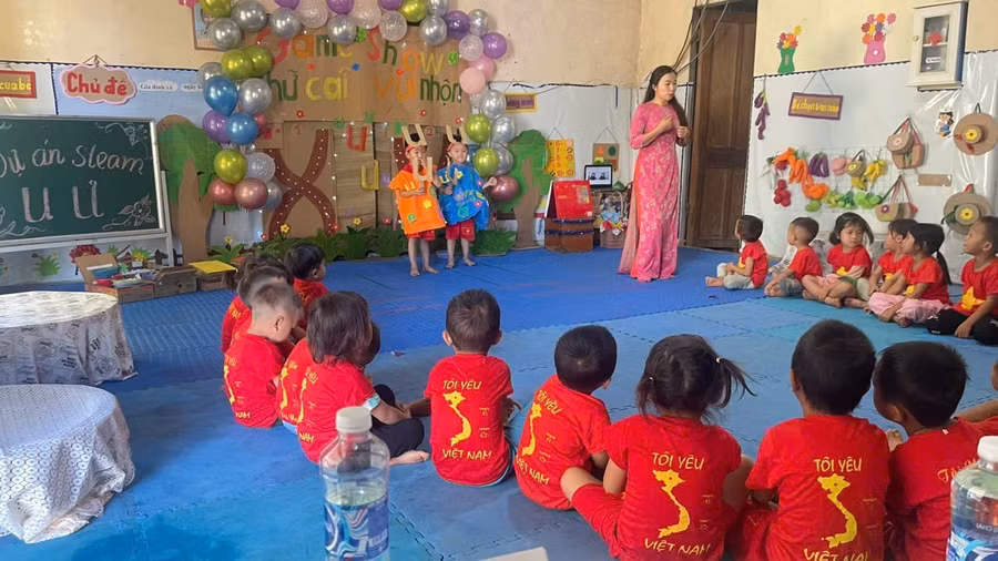 Hình ảnh sinh hoạt chuyên môn tổ.