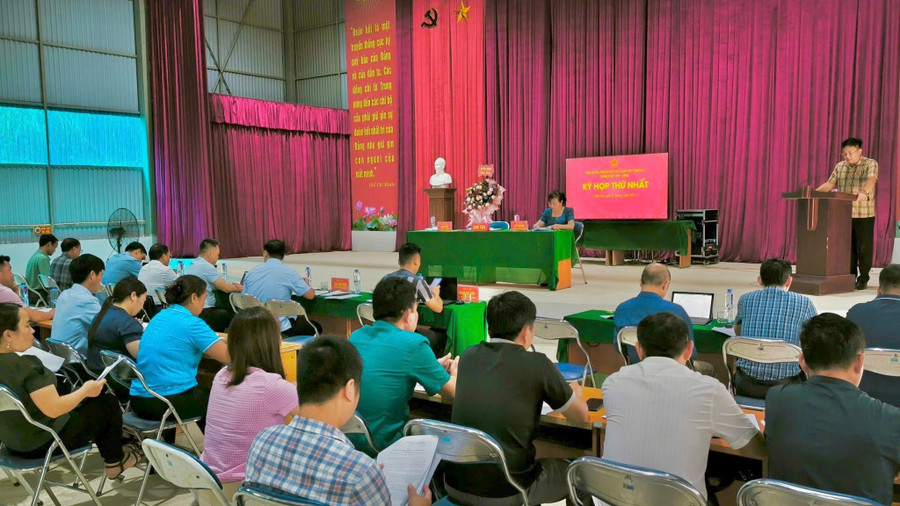 Ngay sau khi sáp nhập địa giới hành chính, thực hiện mô hình chính quyền hai cấp, xã Nậm Nèn đã xác định mục tiêu quan trọng là thực hiện giảm nghèo đa chiều theo chuẩn mới cho người dân.