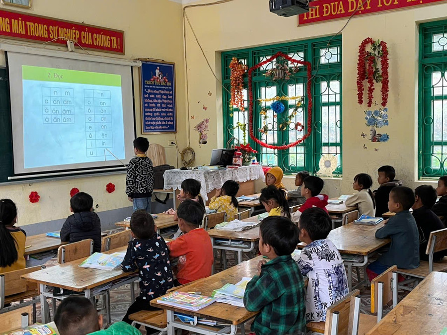 Việc đầu tư các trường liên cấp với thiết kế hiện đại sẽ giúp cho học sinh vùng biên có điều kiện học tập tốt hơn. lien-cap-quang-lam-1.jpg