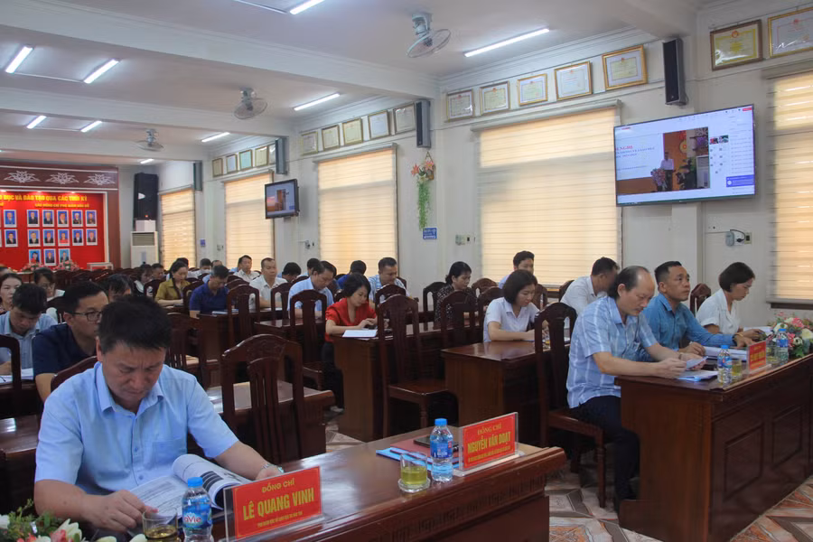 Điểm cầu chính tại Sở GD&ĐT Điện Biên.